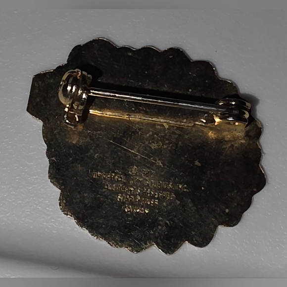 ET Pin - Picture 2 of 2